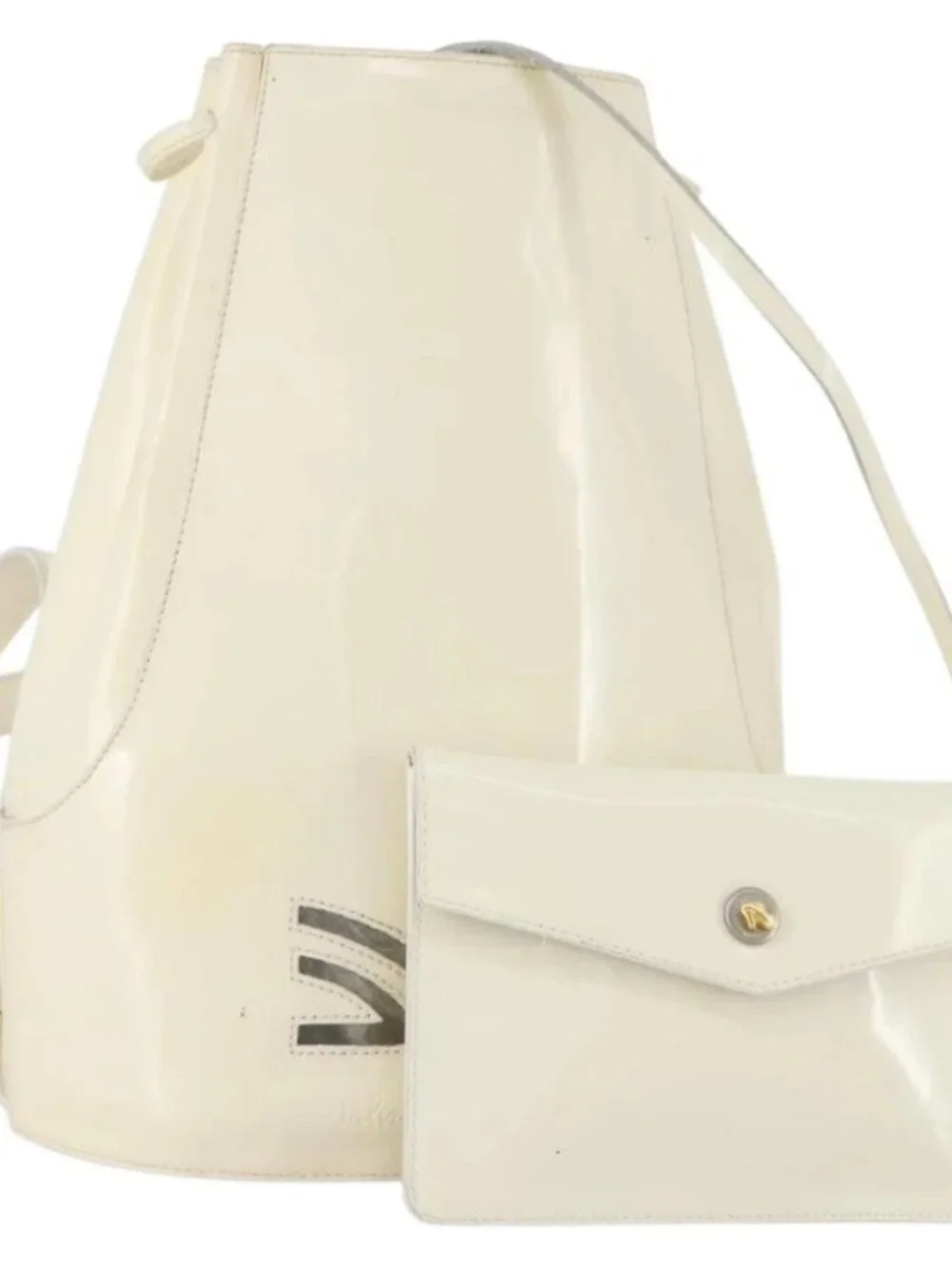 Salvatore Ferragamo Backpack Patent leather White Gold Auth 173783